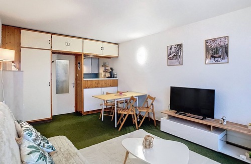 Eaux-Bonnes Apartment | Apartment Residence at the foot of the slopes "Zen Altitude" 6 people
