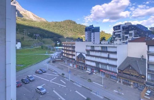 Eaux-Bonnes Apartment | Apartment Residence at the foot of the slopes "Zen Altitude" 6 people