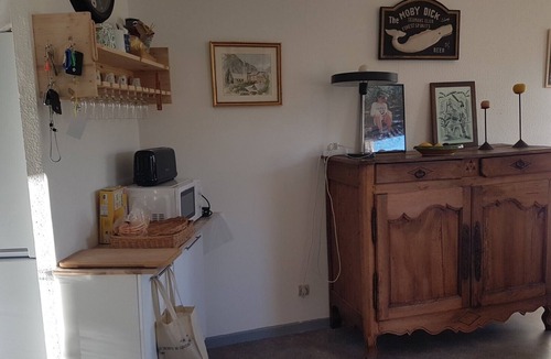 Puyvalador Apartment | Apartment 'Roc Sol i Neou' with Mountain View, Private Terrace and Wi-Fi