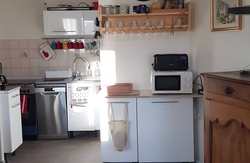 Puyvalador Apartment | Apartment 'Roc Sol i Neou' with Mountain View, Private Terrace and Wi-Fi