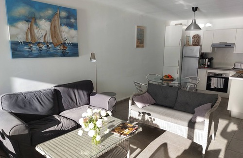 Sanary-sur-Mer Apartment | Apartment T3 corniche des Baux seafront air-conditioned 5 people 5 minutes from the port &commerce