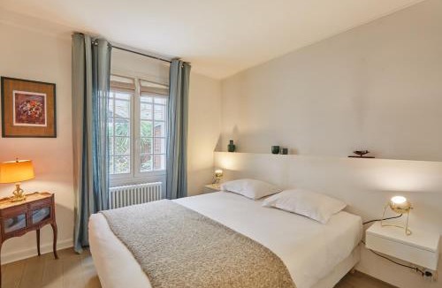 Chaillot Apartment | Apartment Terrasse Champs Elysées by Studio prestige