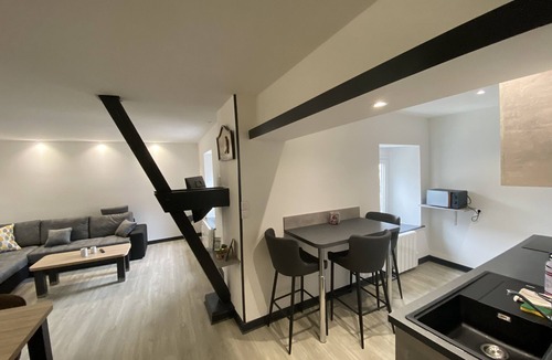 Contrexeville Apartment | Apartment-Tom-Premium-Wet room-City view
