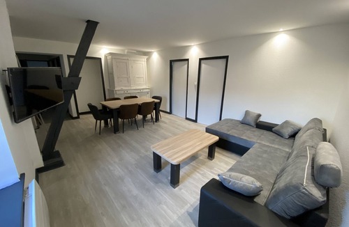 Contrexeville Apartment | Apartment-Tom-Premium-Wet room-City view