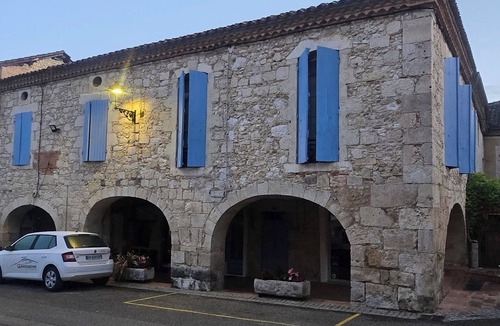Montreal Apartment | Apartment with breathtaking view of the vineyard and quiet village center