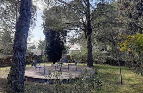 Uzes Apartment | Apartment with large garden and parking, Uzès