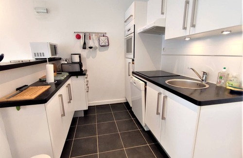 Perros-Guirec Apartment | Apartment with parking space and Wifi in the center of PERROS-GUIREC
