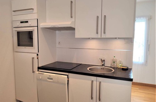 Perros-Guirec Apartment | Apartment with parking space and Wifi in the center of PERROS-GUIREC