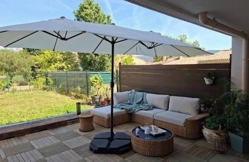 Le Beausset Apartment | Apartment with terrace and garden in the heart of Le Beausset - near Le Castellet