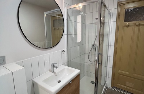 Menton Apartment | App.5 Villa Orchidee 200 m de la Plage