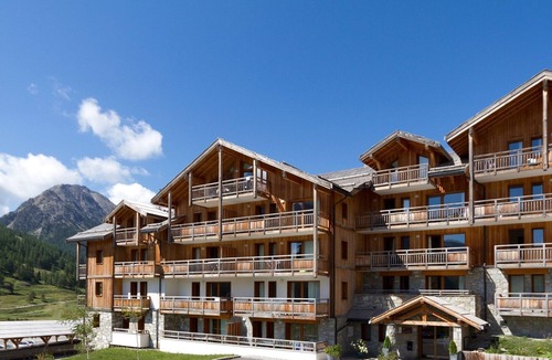 Montgenevre Condo | Appart Abordable à Montgenèvre | Wi-Fi Gratuit + Accès Piscine
