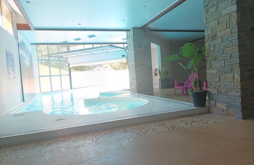 Cauterets Apartment | Appart Cauterets Les Campanules piscine rando velo