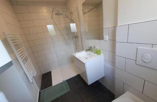 Saint-Pierre - Rene II - Bonsecours Apartment | Appart'hôtel, IKIMO 5 appartements entiers à votre disposition au choix