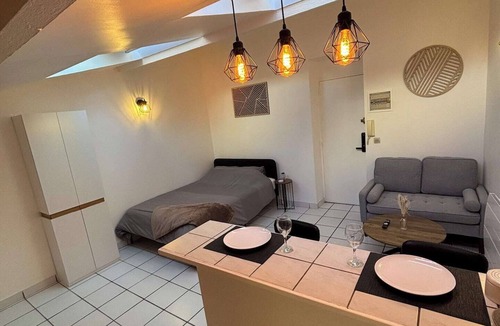 Jamin Apartment | Appart-Narjiss : Elegance & comfort in REIMS