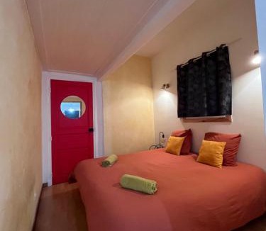 Barcelonnette Apartment | Appart plein centre lit King size , canapé lit et wifi
