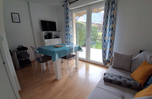 Esquieze-Sere Apartment | Appart' Pyrénées Nature, comfortable, with terrace and small garden