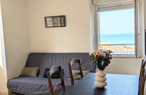 Planguenoual Apartment | Appart vue mer-au pied du chemin de randonnée " Bassan"