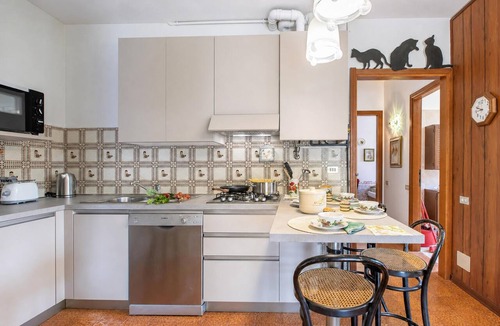 Laveno House | Appartamento Alessandra: Terrace and Lake View, Laveno Mombello, Italy