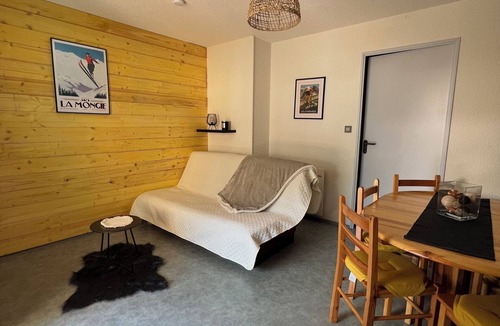 Sainte-Marie-de-Campan Apartment | Appartement T2 Avec Terrasse Pour 6 Personnes