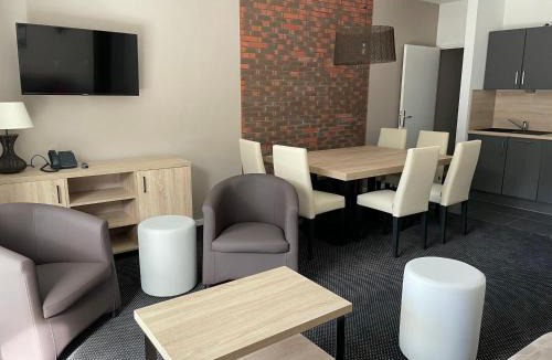 Eaux-Bonnes Apartment | Appartement à Gourette - 8 pers, piscine, animaux admis - FR-1-860-2