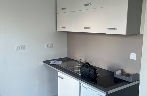 Reims Apartment | Appartement 1 Pièce Rénovée Avec Salle Deux Bain Clic Clac