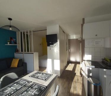 Esquieze-Sere Apartment | Appartement 2pers, superbe vue montagne, exposé sud, Résidence très calme, parking, 5mns à pied du centre