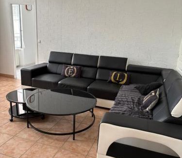 Saint-Florentin Apartment | Appartement 3 chambres spacieux et confortable