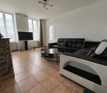 Saint-Florentin Apartment | Appartement 3 chambres spacieux et confortable