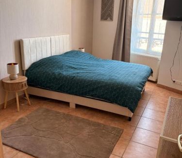 Saint-Florentin Apartment | Appartement 3 chambres spacieux et confortable