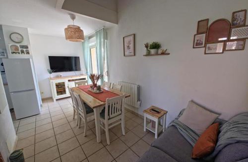 Prayssac Apartment | Appartement 4-6 personnes à Prayssac - résidence avec Piscine