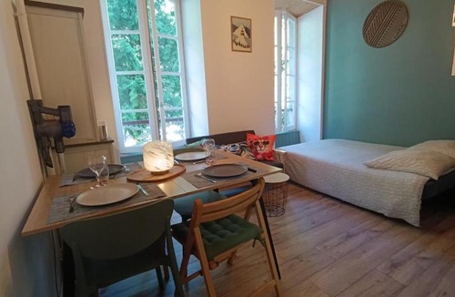 Eaux-Bonnes Apartment | Appartement 4 pers Montagne -draps et serviettes non fournis-
