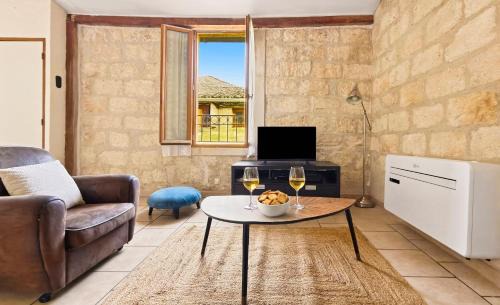 Aigues-Mortes Medieval City Apartment | Appartement au pied des remparts, 4P, Clim, Centre
