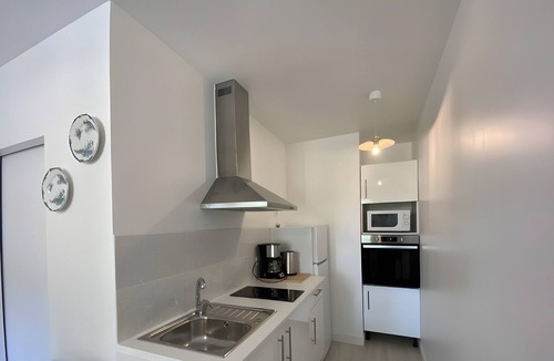 Porta Apartment | Appartement Campcardos – Comfortable Stay with Lake and Mountain Views