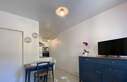 Porta Apartment | Appartement Campcardos – Comfortable Stay with Lake and Mountain Views