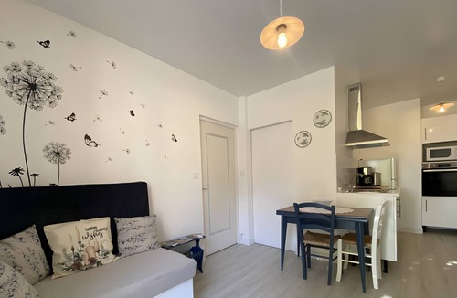 Porta Apartment | Appartement Campcardos – Comfortable Stay with Lake and Mountain Views