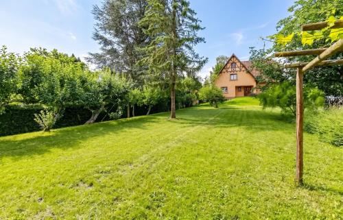 Epfig Apartment | Appartement charmant à Epfig avec vue sur jardin
