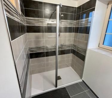 Chemilly-sur-Yonne Apartment | Appartement cosy rénové dans une ancienne longère