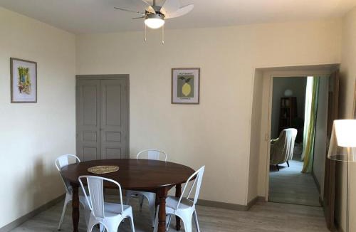 La Penne Apartment | Appartement coeur de village avec Cour