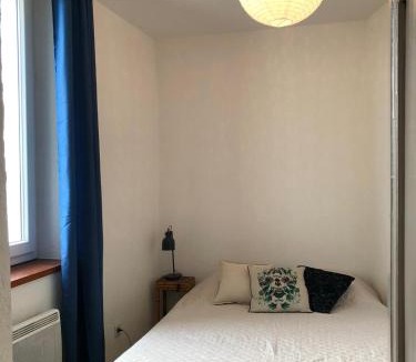 La Penne Apartment | Appartement coeur de village avec Cour