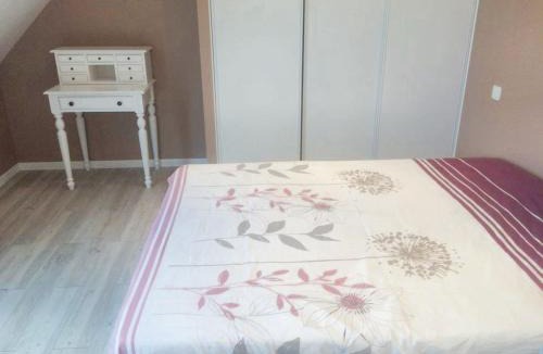 Planguenoual Apartment | Appartement confortable à Lamballe avec vue sur mer