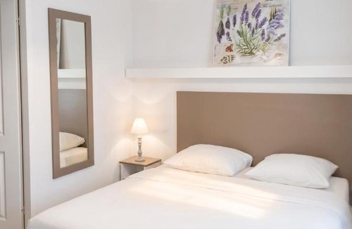 Remoulins Apartment | Appartement confortable à Remoulins, 49 m² avec piscine