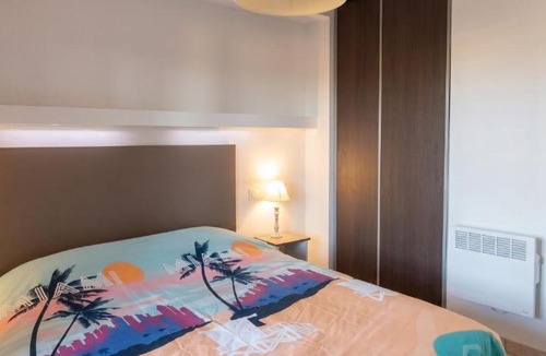 Remoulins Apartment | Appartement confortable à Remoulins, 49 m² avec piscine