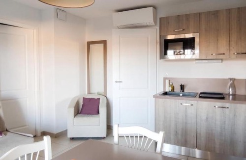 Remoulins Apartment | Appartement confortable à Remoulins, 49 m² avec piscine