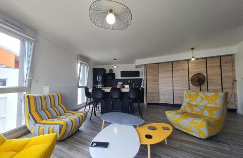 Saint-Pierre - Rene II - Bonsecours Apartment | Appartement contemporain 3 chambres avec vue sur canal, parking et internet à Nancy - FR-1-584-343