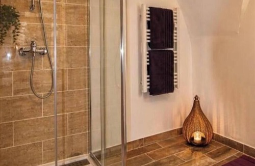 Remoulins Apartment | Appartement cosy rénové – Pont du Gard, centre