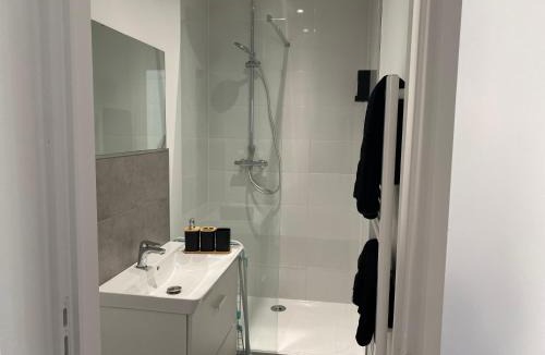 Mirande Apartment | Appartement entier plein centre MIRANDE