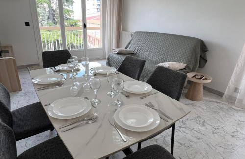 Saint-Roch Apartment | Appartement Familial T3 Terrasse, Clim & Parking Gratuit