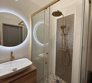 Chalons-en-Champagne Apartment | Appartement spacieux avec parking privé