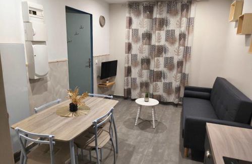 Charleville-Mezieres Apartment | Appartement RDC avec parking au centre-ville