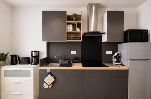 Charleville-Mezieres Apartment | Appartement 4 Pers animaux admis frais en suppléments cour et parking gratuit
